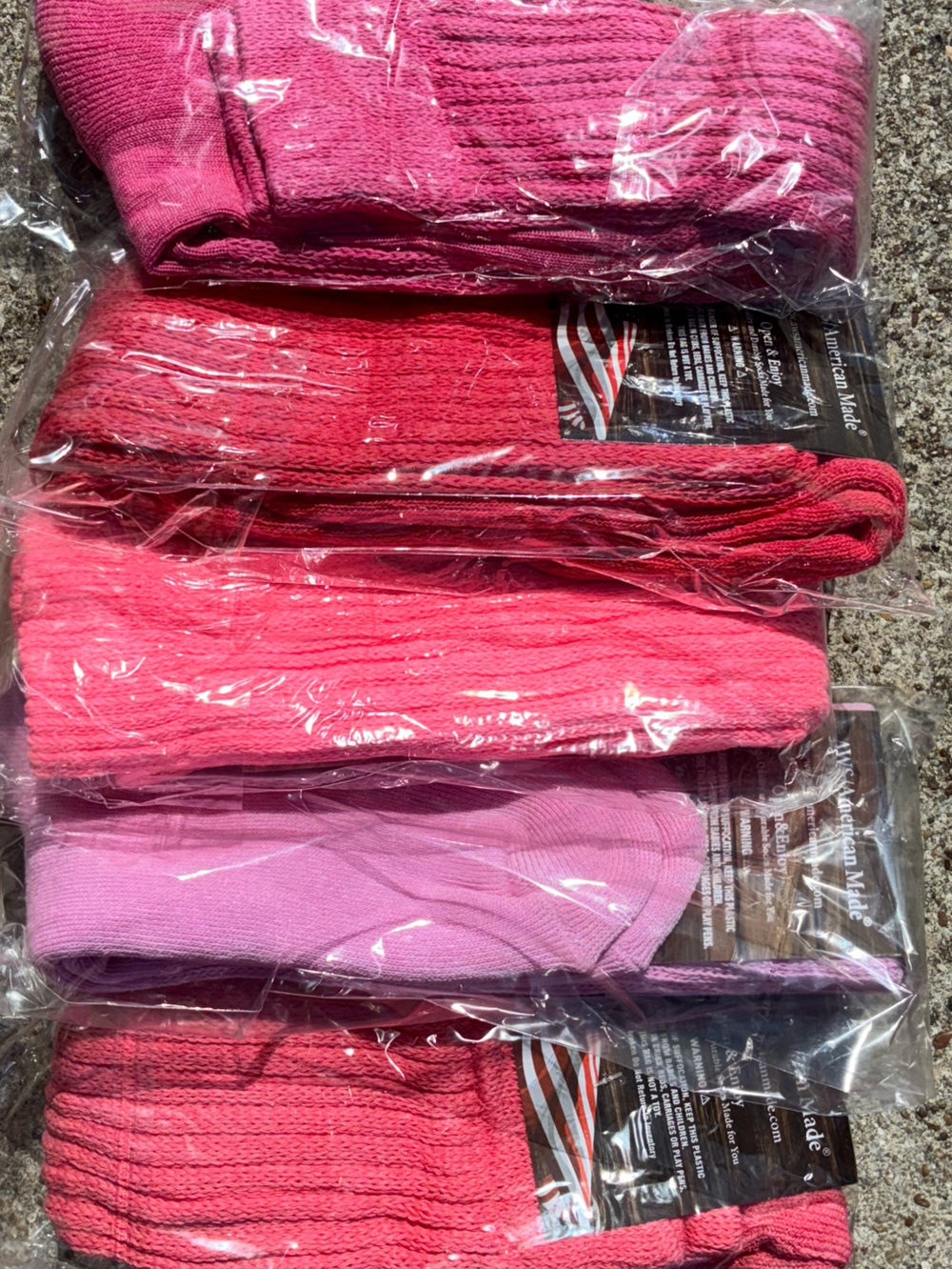 🎀 10 PINK SOCKS & BIG THOUGHTS 🎀 - Picture 5 of 11